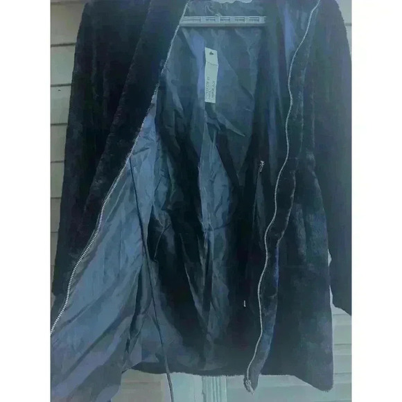 NWT Love Token - Women Faux Fur Zip Jacket With Pockets And Hoodie. - Picture 5 of 7